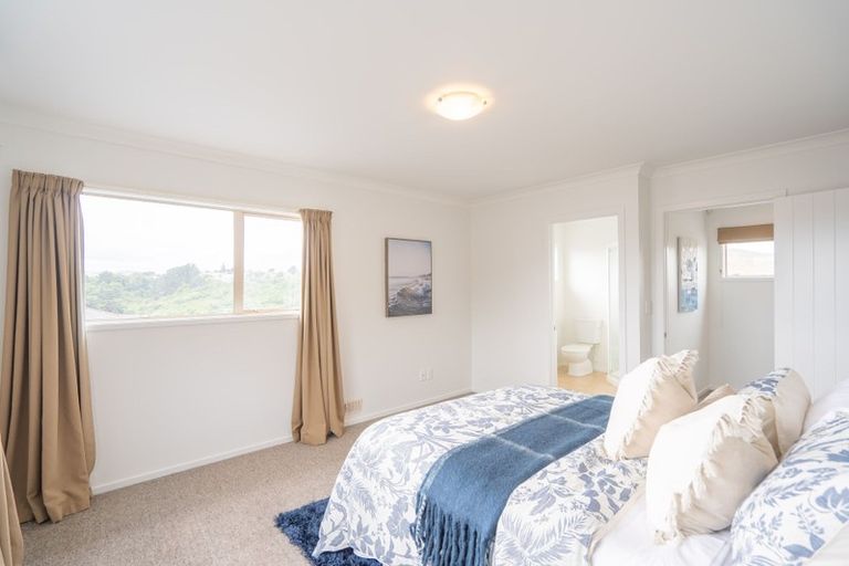 Photo of property in 20 Dusky Crescent, Aotea, Porirua, 5024