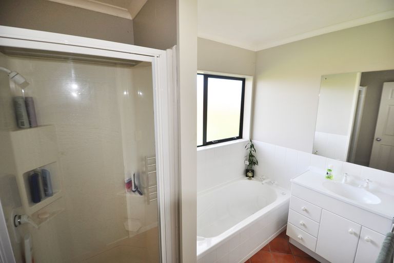 Photo of property in 927 Tauhoa Road, Kaipara Flats, Warkworth, 0984