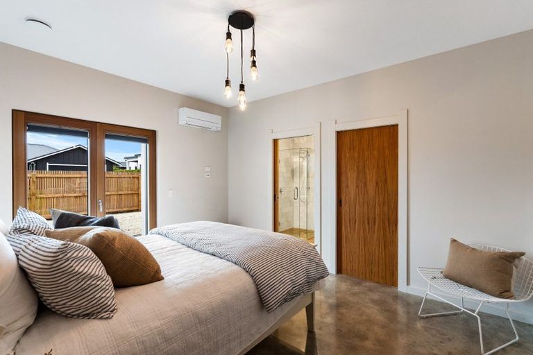 Photo of property in 2 Rich Rise, Havelock North, 4130