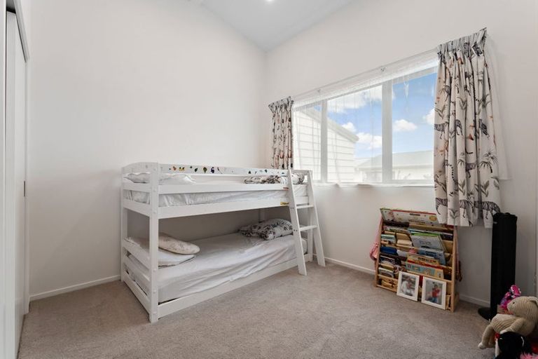 Photo of property in 5/122 Archibald Road, Kelston, Auckland, 0602