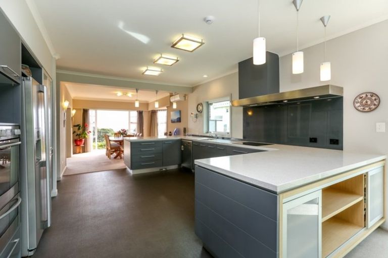 Photo of property in 374 Devon Street West, Lynmouth, New Plymouth, 4310