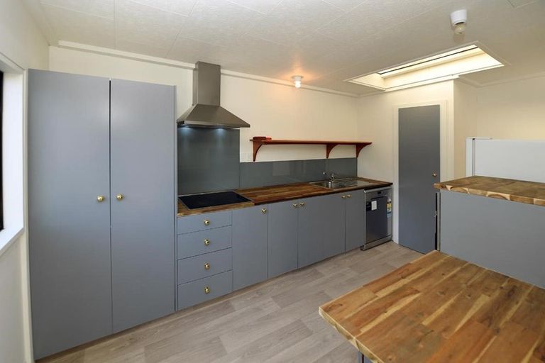 Photo of property in 63 Glendevon Place, Vauxhall, Dunedin, 9013