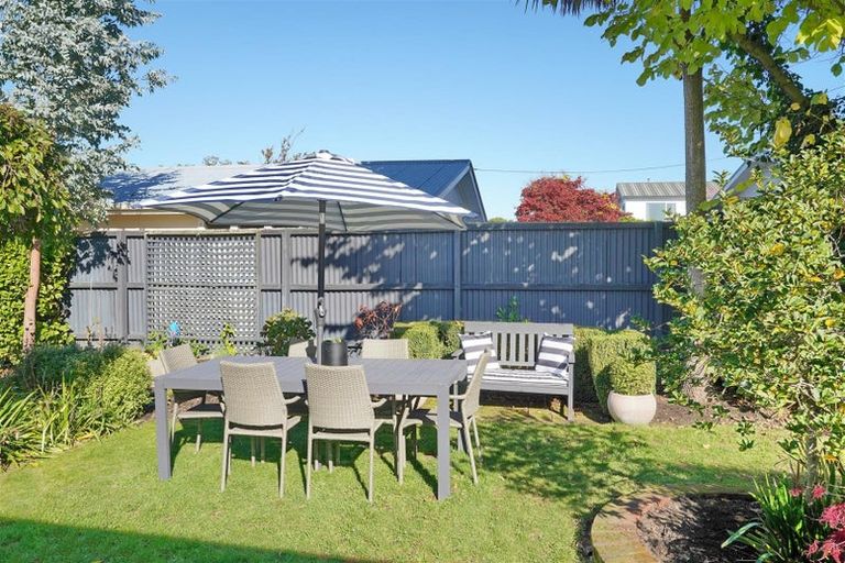 Photo of property in 42 Cutts Road, Russley, Christchurch, 8042