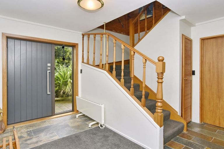Photo of property in 1 Rockview Place, Mount Pleasant, Christchurch, 8081