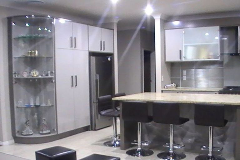 Photo of property in 28 Kaseng Place, East Tamaki Heights, Auckland, 2016