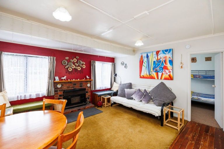 Photo of property in 31 Koputara Road, Himatangi Beach, Foxton, 4891