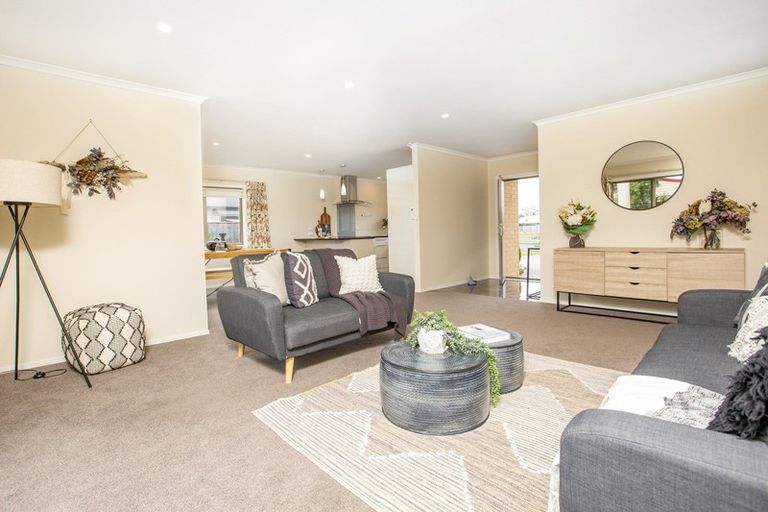 Photo of property in 5 Austin Reid Avenue, Carterton, 5713