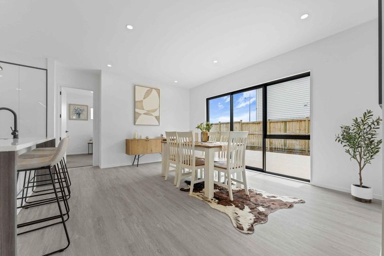 Photo of property in 73 Clarks Beach Road, Clarks Beach, 2122