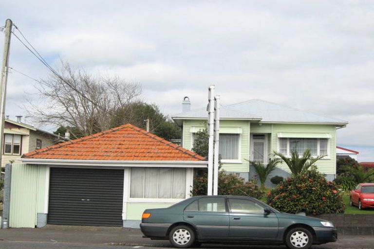 Photo of property in 479 Saint Aubyn Street, Moturoa, New Plymouth, 4310