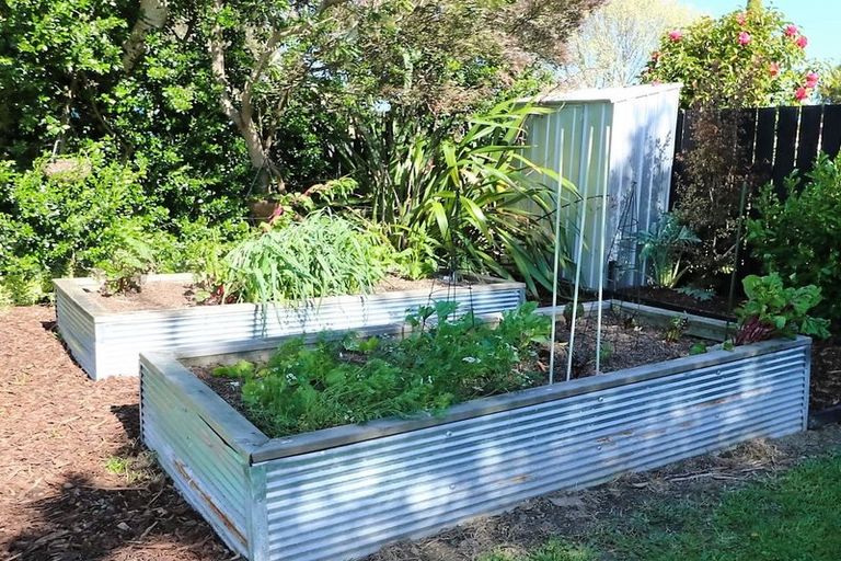 Photo of property in 16 King Street, Carterton, 5713