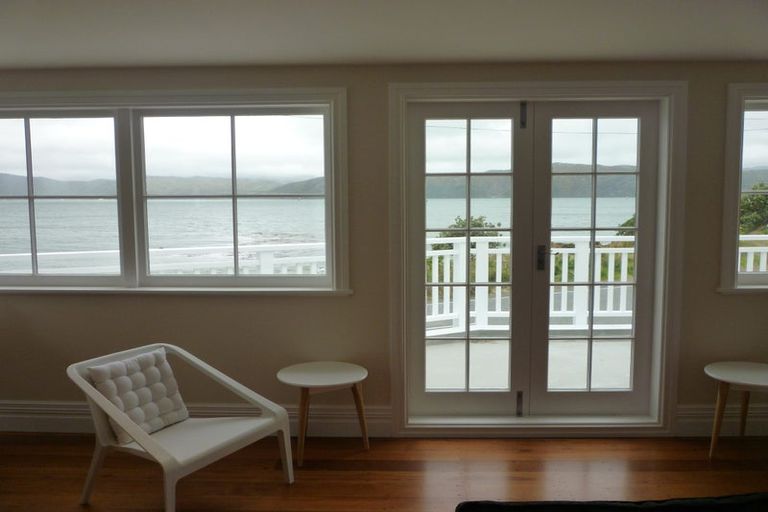 Photo of property in 163 Marine Parade, Seatoun, Wellington, 6022