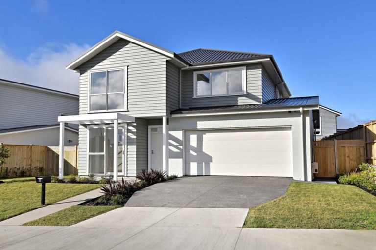 Photo of property in 13 Kukuwai Avenue, Red Beach, 0932