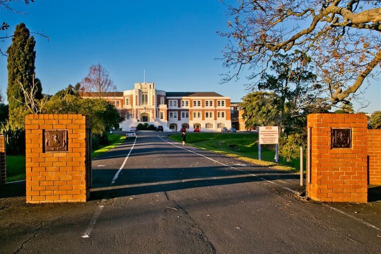 Photo of property in 1/27 Walter Street, Hauraki, Auckland, 0622