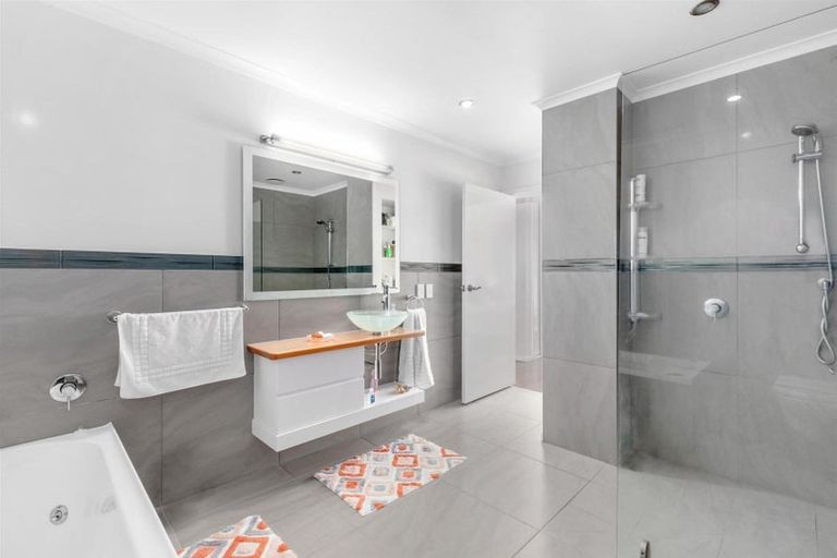 Photo of property in 12 Anthony Street, Tawa, Wellington, 5028