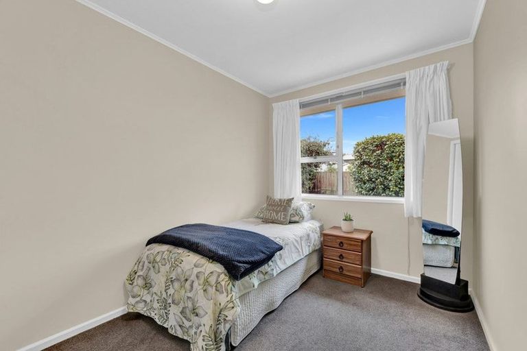Photo of property in 2/122 Cavendish Road, Casebrook, Christchurch, 8051