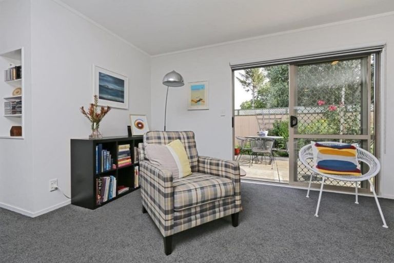 Photo of property in 3/305 Park Road South, Akina, Hastings, 4122