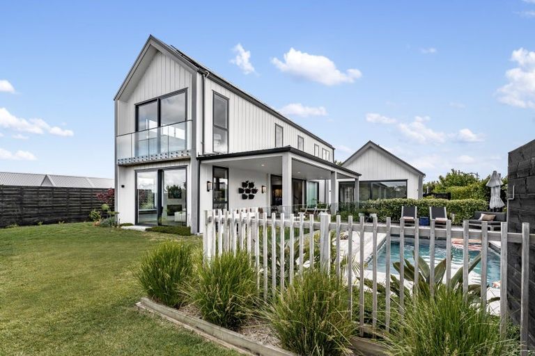 Photo of property in 17 Dinning Road, Riverhead, 0820