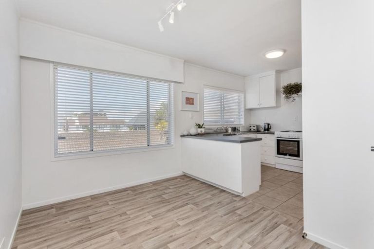 Photo of property in 4/62 Kitchener Road, Milford, Auckland, 0620