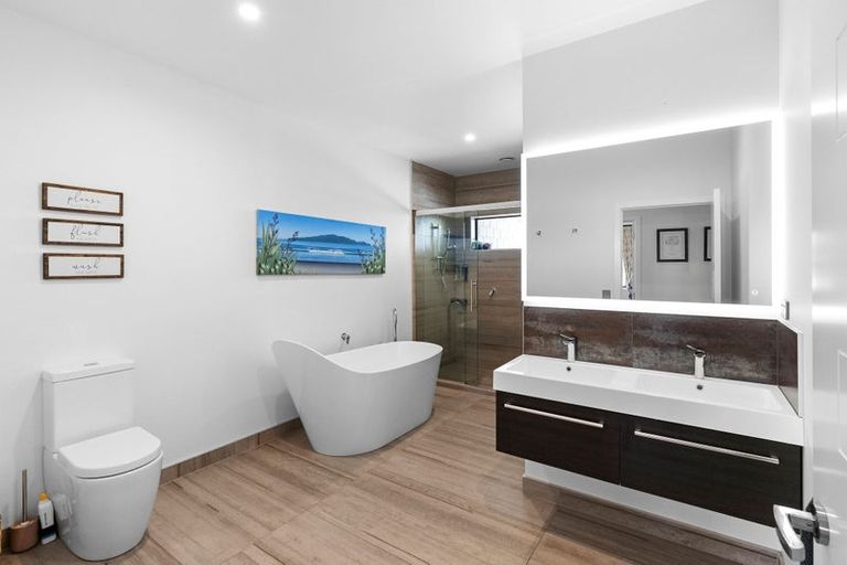 Photo of property in 947 Koputaroa Road, Koputaroa, Levin, 5575