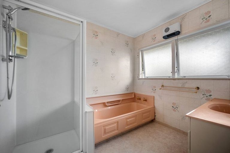 Photo of property in 32 Galaxy Drive, Mairangi Bay, Auckland, 0630