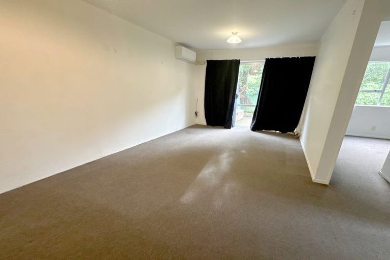 Photo of property in 10 Martin Grove, Normandale, Lower Hutt, 5010