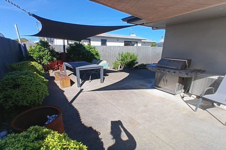 Photo of property in 8a Merton Crescent, Pirimai, Napier, 4112