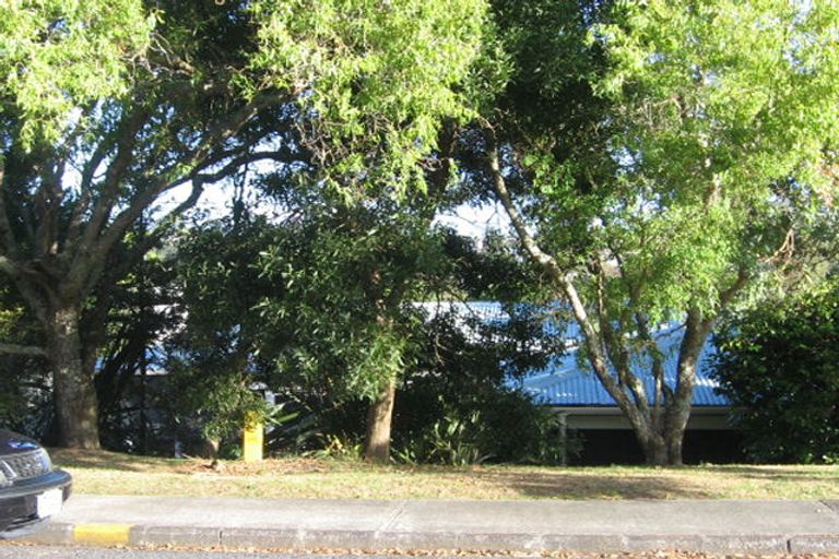 Photo of property in 22 Shanaway Rise, Hillcrest, Auckland, 0627