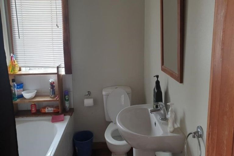 Photo of property in 115 Woodglen Road, Glen Eden, Auckland, 0602