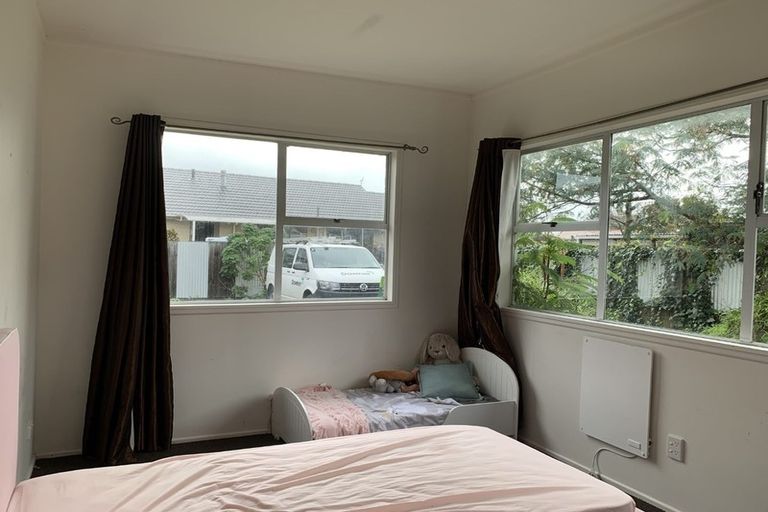 Photo of property in 16 Eruini Street, Waikanae Beach, Waikanae, 5036