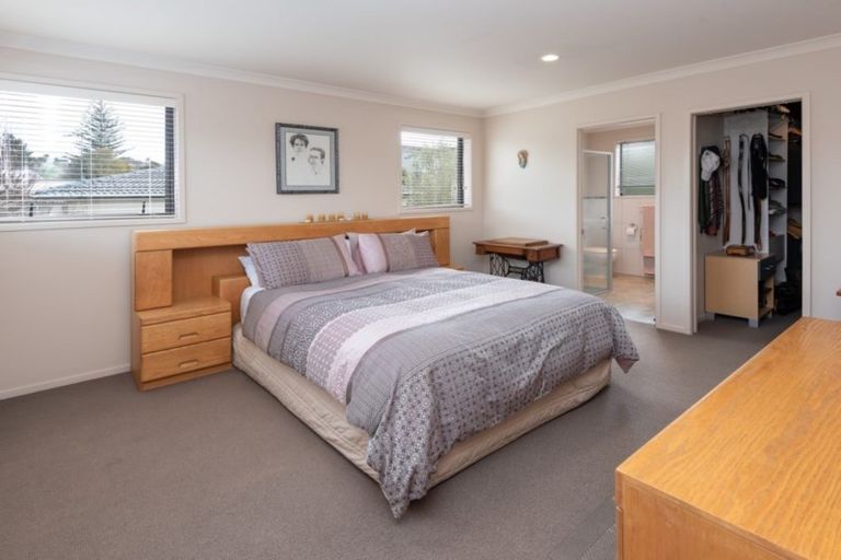 Photo of property in 29a Advene Road, Cockle Bay, Auckland, 2014