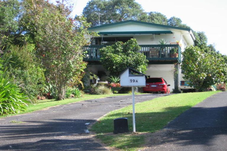 Photo of property in 19 Cleve Road, Green Bay, Auckland, 0604