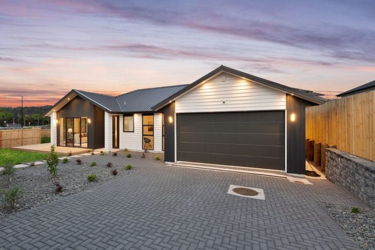 Photo of property in 7 Kiokio Place, Swanson, Auckland, 0614