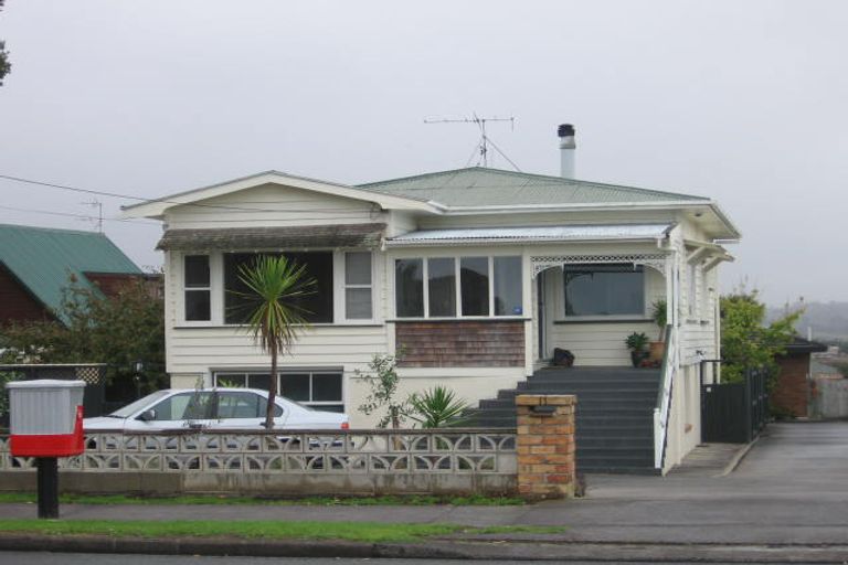 Photo of property in 2/65 Sturges Road, Henderson, Auckland, 0612
