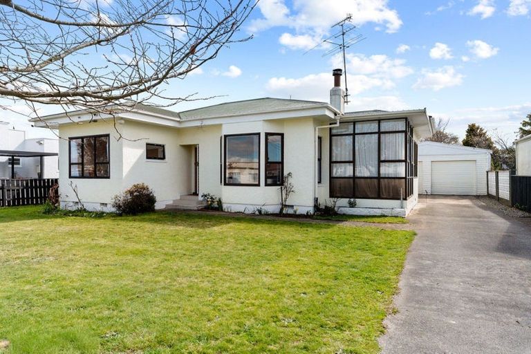 Photo of property in 4 Mckenzie Terrace, Carterton, 5713