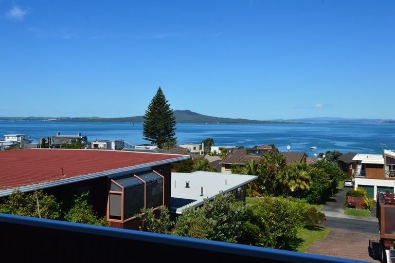 Photo of property in 3/5 Marama Street, Castor Bay, Auckland, 0620