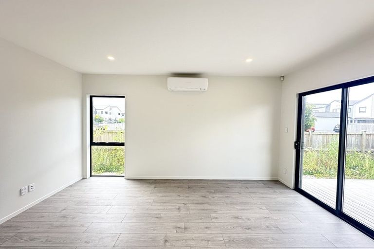 Photo of property in 49 Kairakau Street, Papakura, 2110