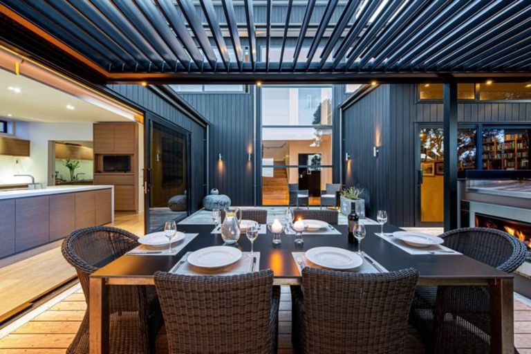 Photo of property in 33 Kitchener Road, Takapuna, Auckland, 0622