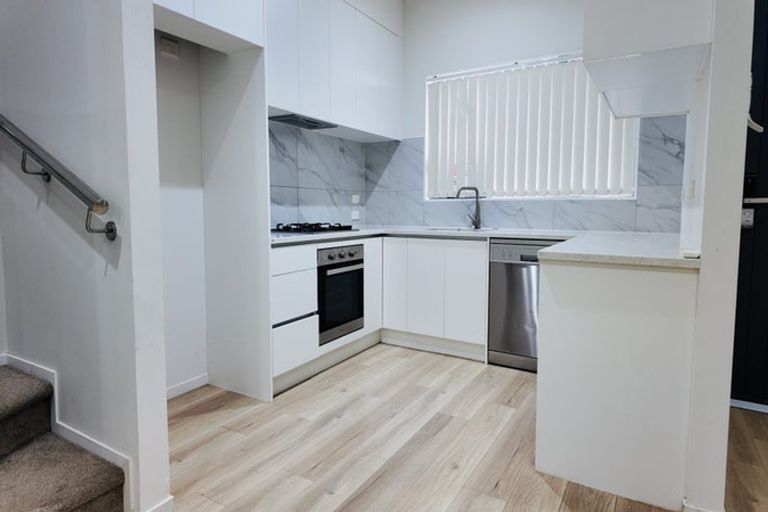 Photo of property in 3b Putiputi Way, Papakura, 2110