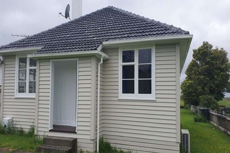 Photo of property in 14 Egmont Street, Kaponga, Hawera, 4679