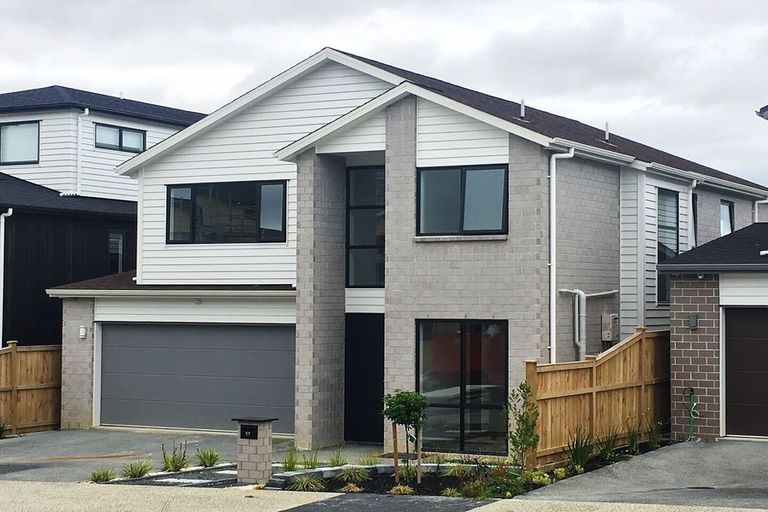 Photo of property in 3 Tuangi Street, Long Bay, Auckland, 0630