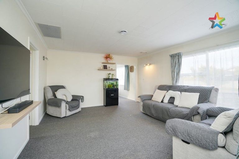 Photo of property in 52 Dipton Street, Kingswell, Invercargill, 9812