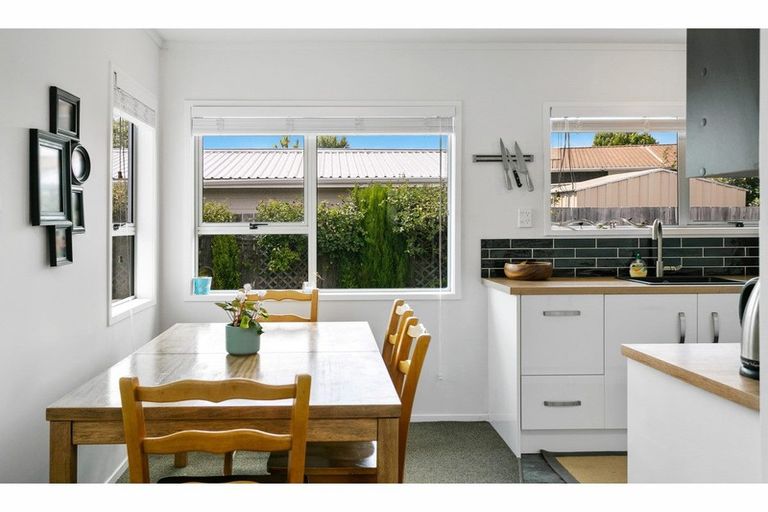 Photo of property in 2/35 Otupai Street, Two Mile Bay, Taupo, 3330