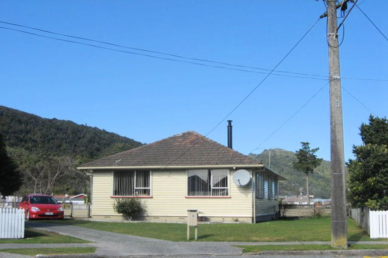 Photo of property in 4 Mitchell Place, Cobden, Greymouth, 7802