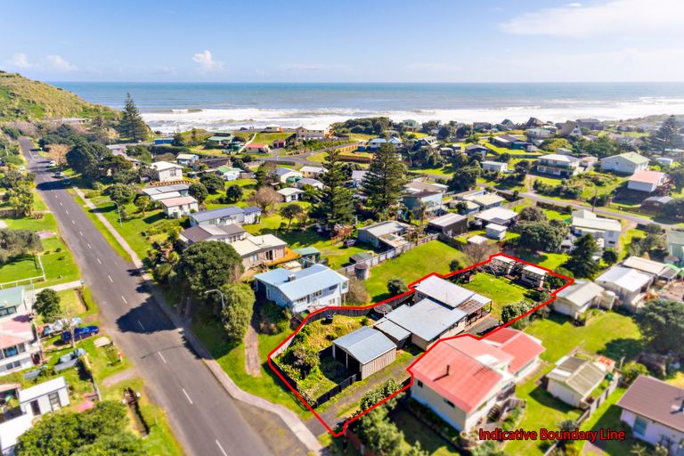 Photo of property in 218 Maunsell Road, Port Waikato, Tuakau, 2695