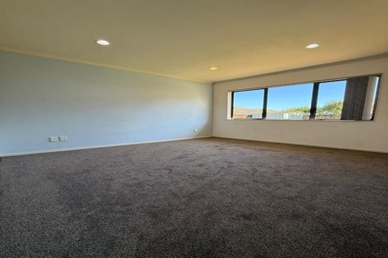 Photo of property in 66 Milson Drive, Papakura, 2110