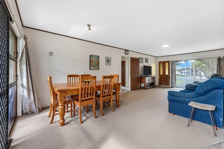 Photo of property in 7a Kirrama Place, Conifer Grove, Takanini, 2112