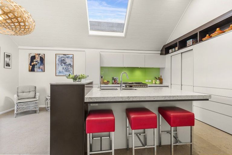 Photo of property in 30 Burnham Street, Seatoun, Wellington, 6022