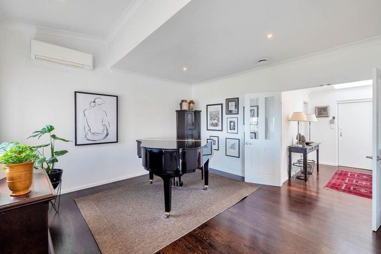 Photo of property in 2/14 Pine Ridge Terrace, Hauraki, Auckland, 0622