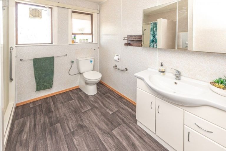 Photo of property in 9 Swiss Avenue, Gonville, Whanganui, 4501