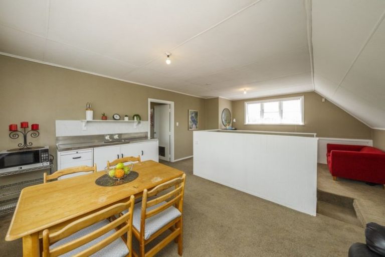 Photo of property in 28 Oxford Street, Hokowhitu, Palmerston North, 4410